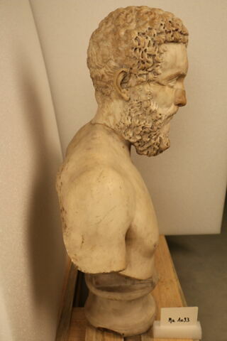 statue, image 6/10
