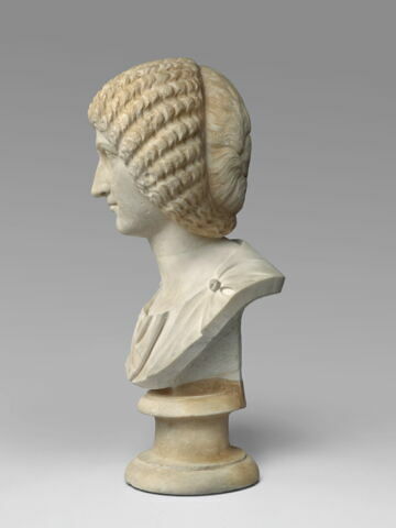 statue, image 6/13