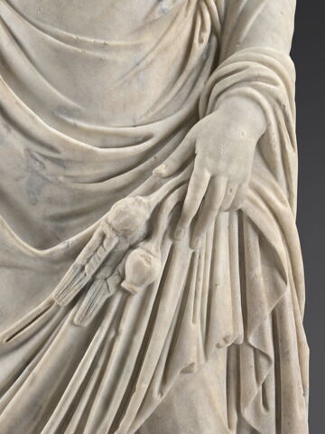 statue, image 3/13