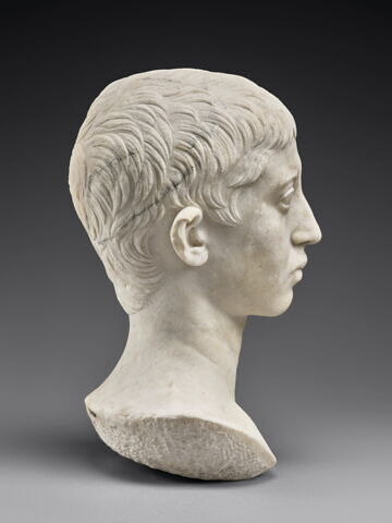 statue, image 4/5