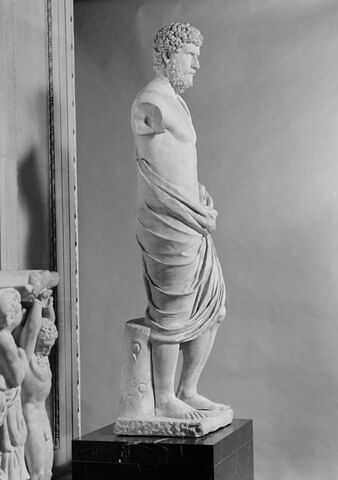 statue, image 7/15