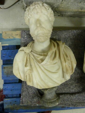 statue en buste