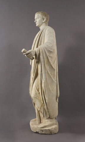 statue, image 3/6