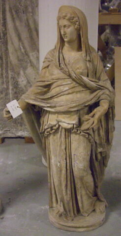 statuette, image 3/3