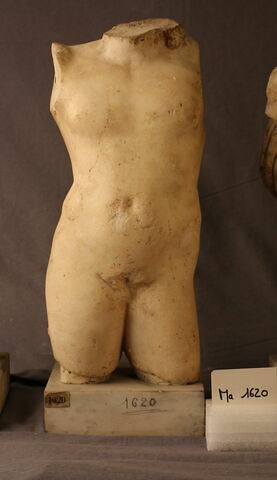 statue, image 2/5