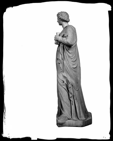 statue, image 3/9