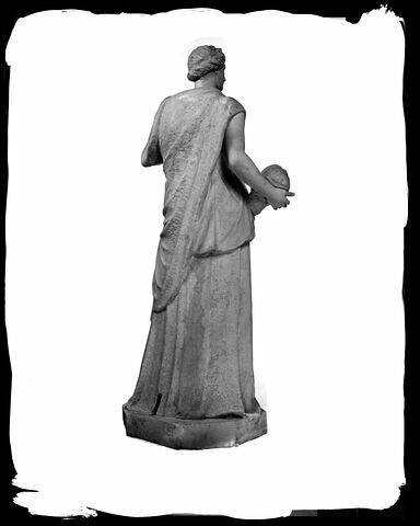 statue, image 4/9