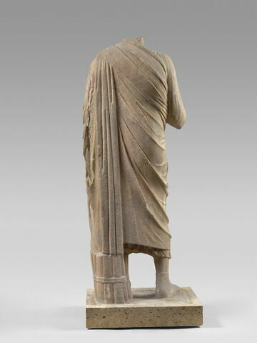 statue, image 2/4