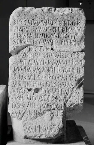 pilier  ; inscription, image 8/9