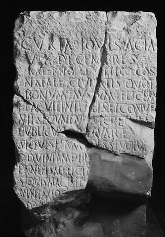 pilier  ; inscription, image 5/9
