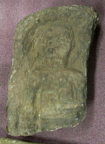 Stèle votive à Saturne (fragment), image 2/2