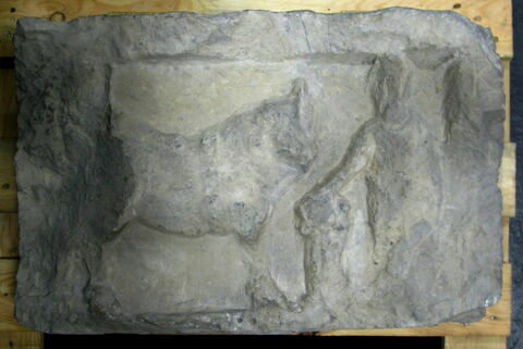 Stèle votive à Saturne (fragment), image 2/4