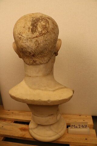 statue, image 3/4