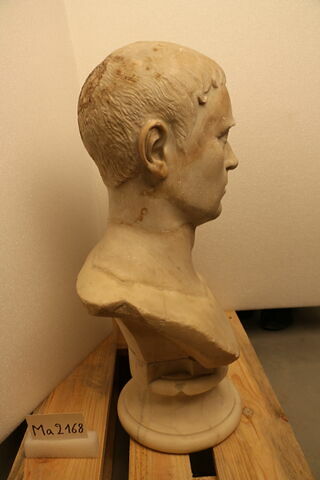 statue, image 4/4