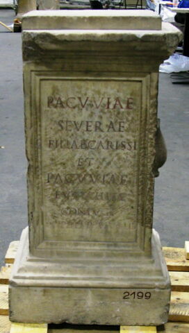 autel funéraire, image 3/3