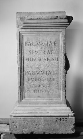 autel funéraire, image 1/3