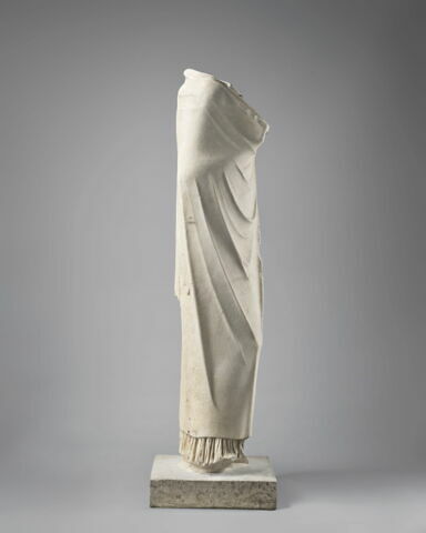 statue, image 2/7