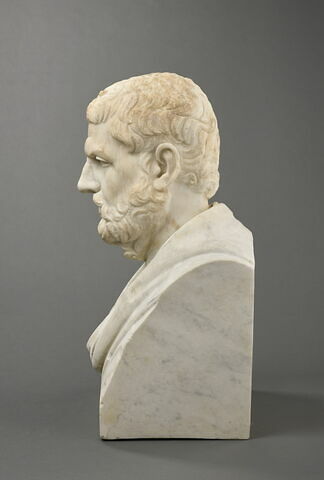 statue, image 3/5