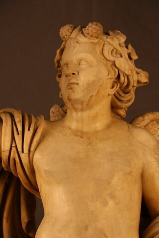 statue, image 2/2