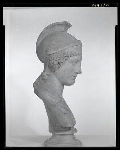 statue, image 1/2