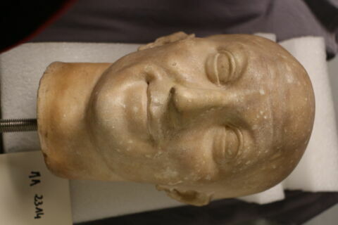 statue, image 1/1