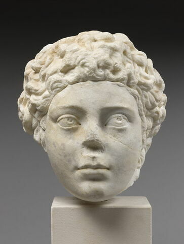 statue, image 2/6