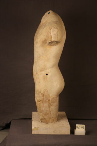 statue, image 2/5