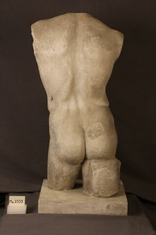 statue, image 3/5