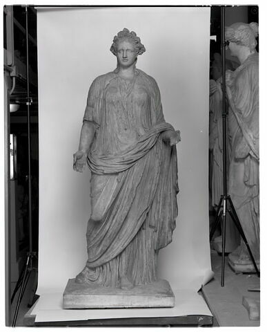 statue, image 1/2