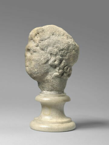 statuette, image 4/4