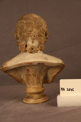 statue, image 3/4
