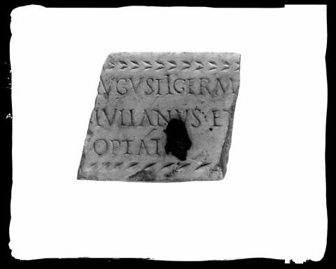 inscription, image 3/3