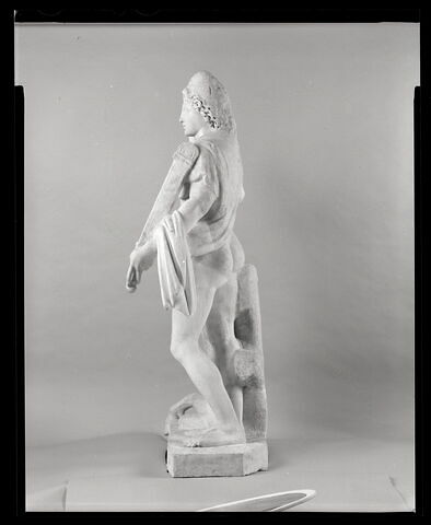 statue, image 8/9