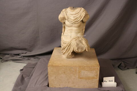 statuette, image 4/9