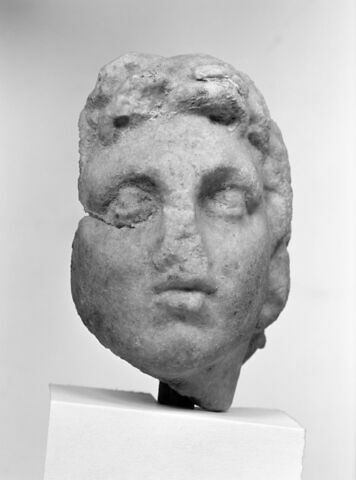 statuette, image 1/1