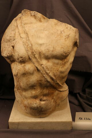 statue, image 4/9