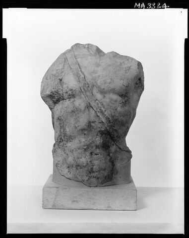statue, image 9/9