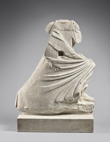 statue, image 3/17