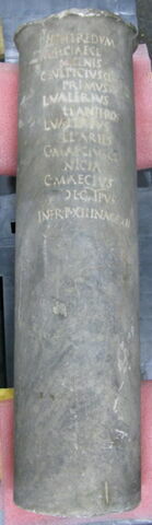 colonnette  ; inscription, image 2/2