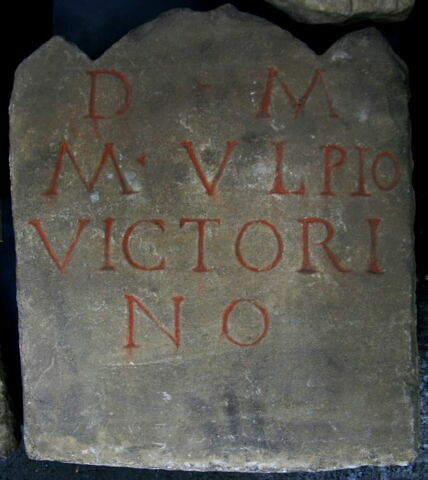 stèle ; inscription, image 1/2