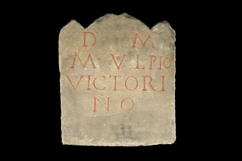 stèle ; inscription, image 2/2