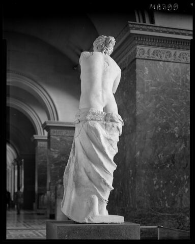 Statue ; Vénus De Milo - Louvre Collections