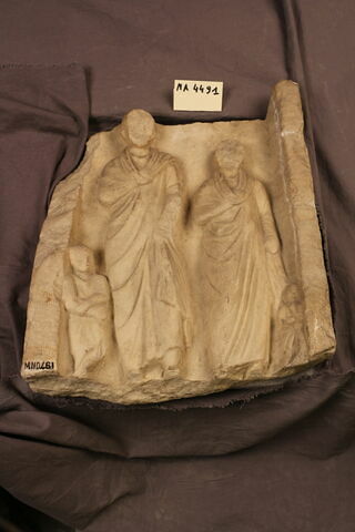 stèle funéraire, image 2/3