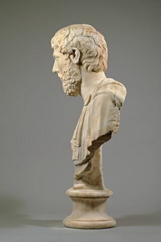 statue, image 3/5