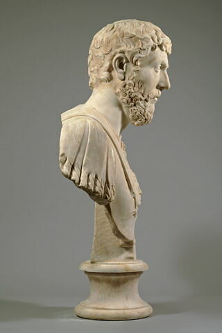 statue, image 5/5