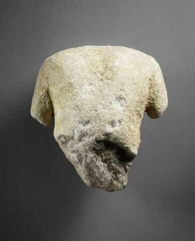 statuette, image 2/2