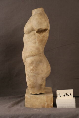 statuette, image 3/4