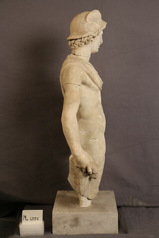 statuette, image 2/5