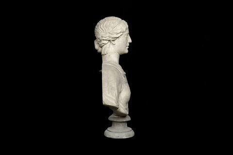 statue, image 2/5