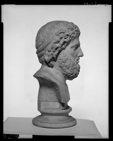 statuette, image 3/3